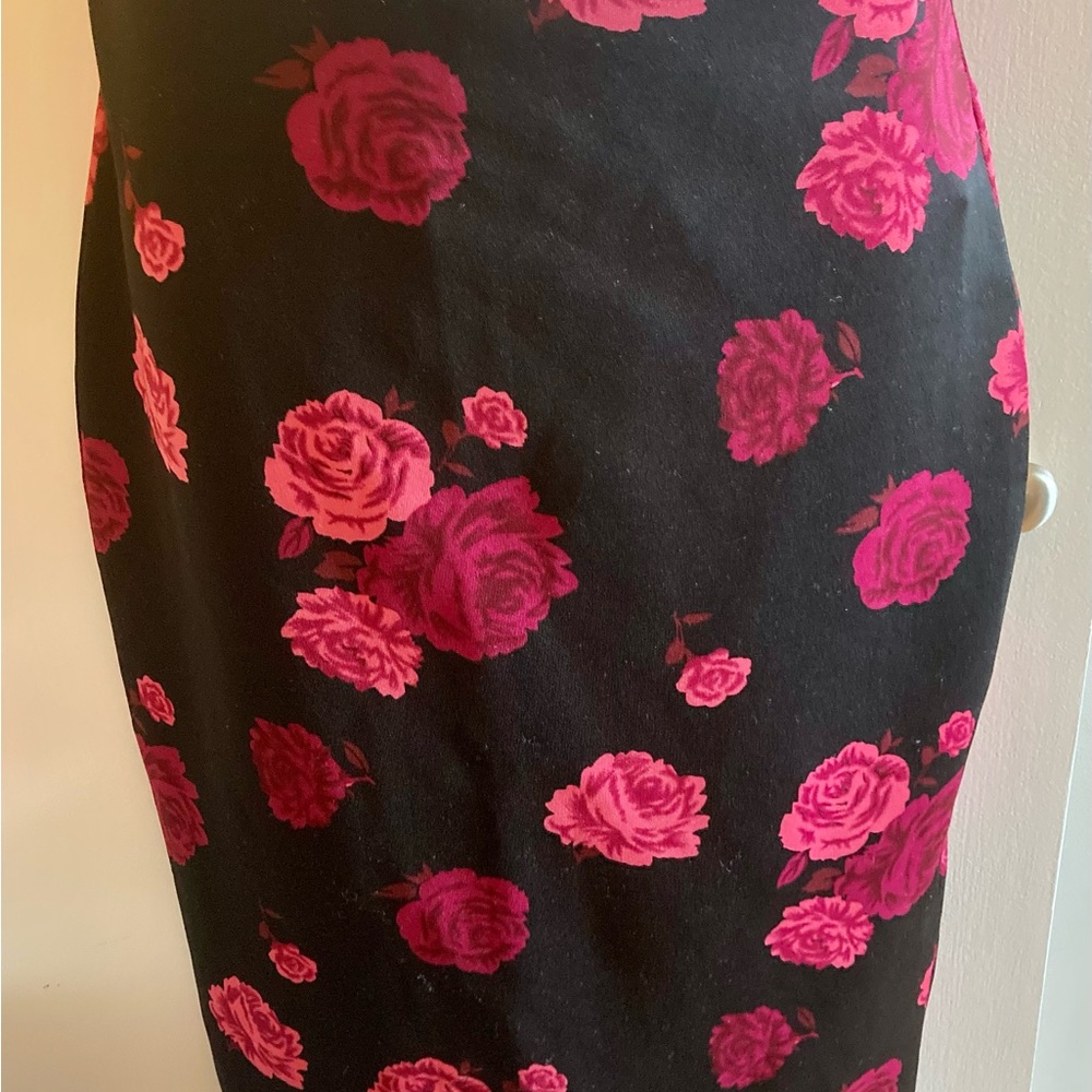 Forever 21 Pink and Red Rose Pencil Skirt